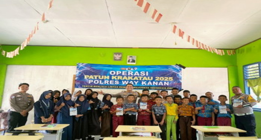 Operasi Patuh Krakatau 2025, Kasatlantas Tumbuhkan Kesadaran Berlalu Lintas di SMPN 5 Blambangan Umpu